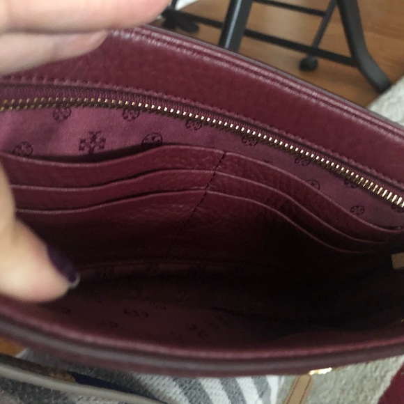 TORY BURCH red leather crossbody purse - Picture 6 of 6